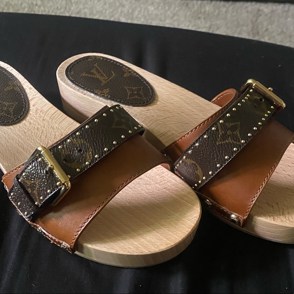 Brand new authentic Louis Vuitton brown mule sandle